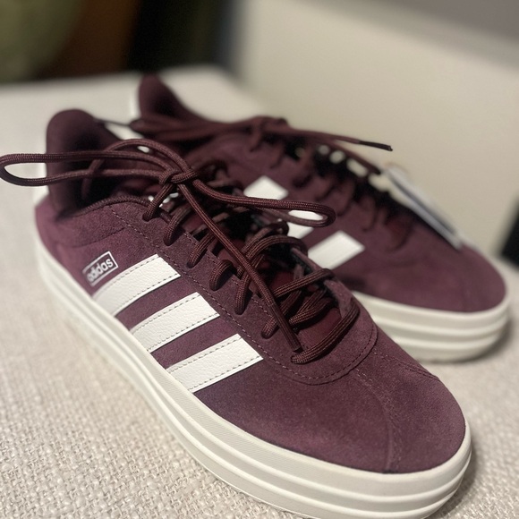 Adidas VL Court Bold Shoes in Maroon and White new with tags - Picture 2 of 7